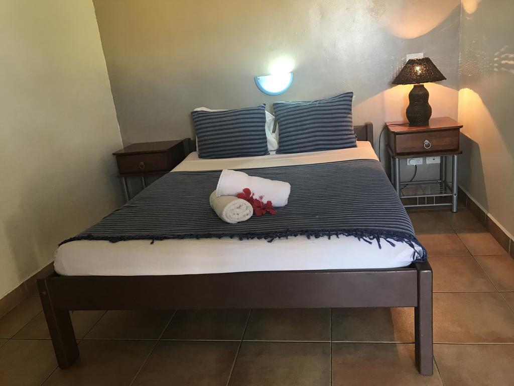 Vanuatu Holiday Hotel Порт-Вила Экстерьер фото