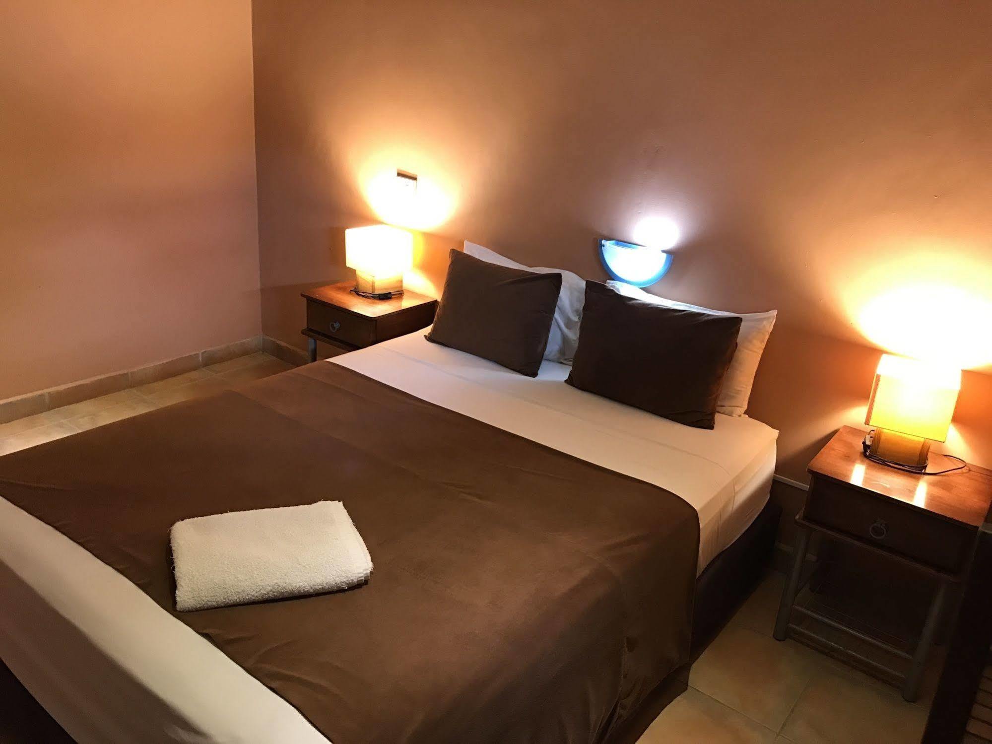Vanuatu Holiday Hotel Порт-Вила Экстерьер фото