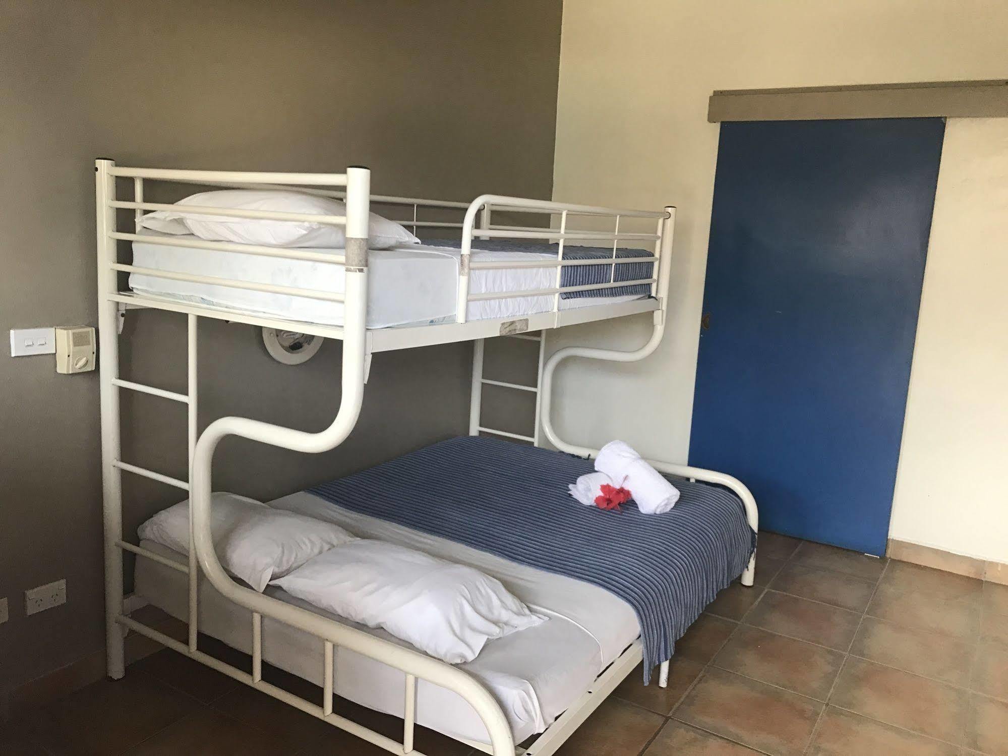 Vanuatu Holiday Hotel Порт-Вила Экстерьер фото
