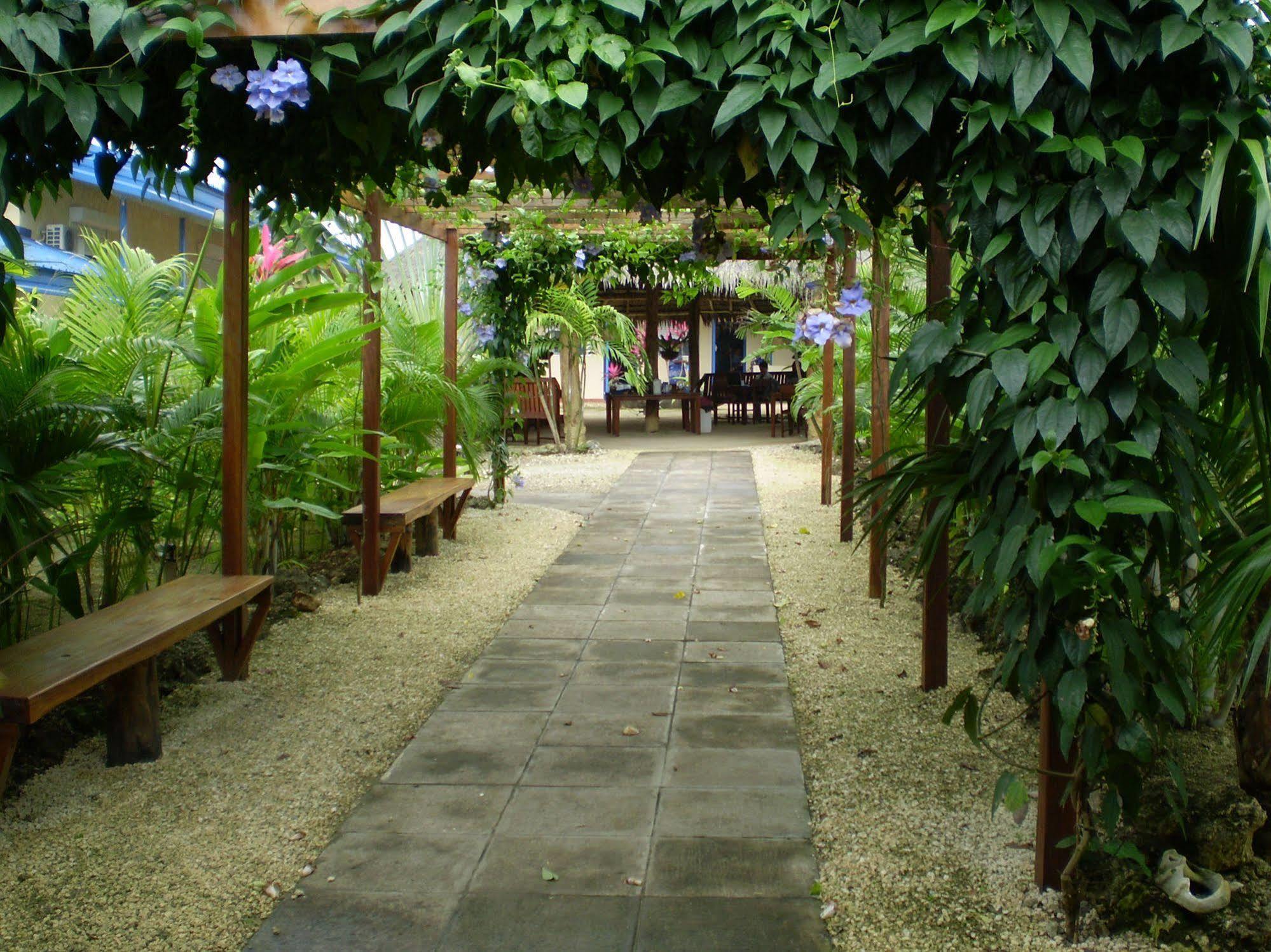 Vanuatu Holiday Hotel Порт-Вила Экстерьер фото